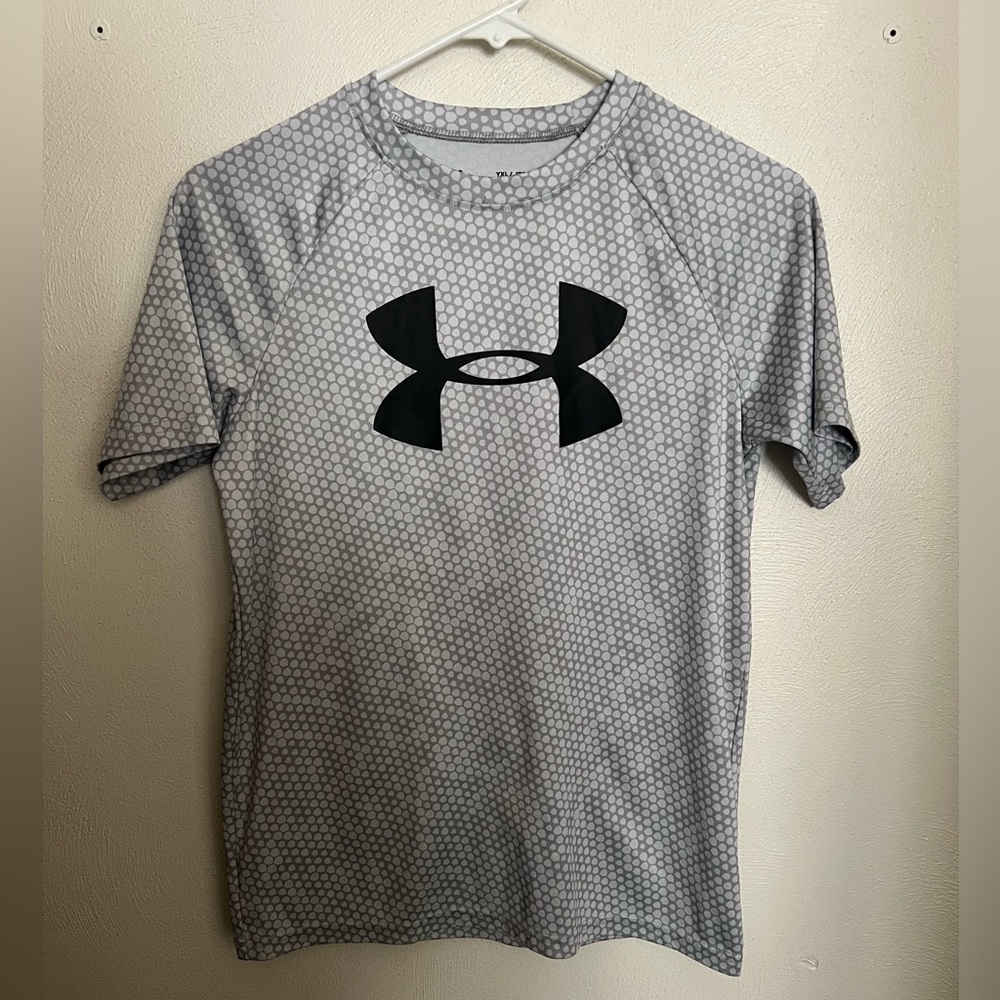 UNDER ARMOUR Heat Gear Quick Dry Athletic Casual T Shirt Grey Black Kid's Sz XL